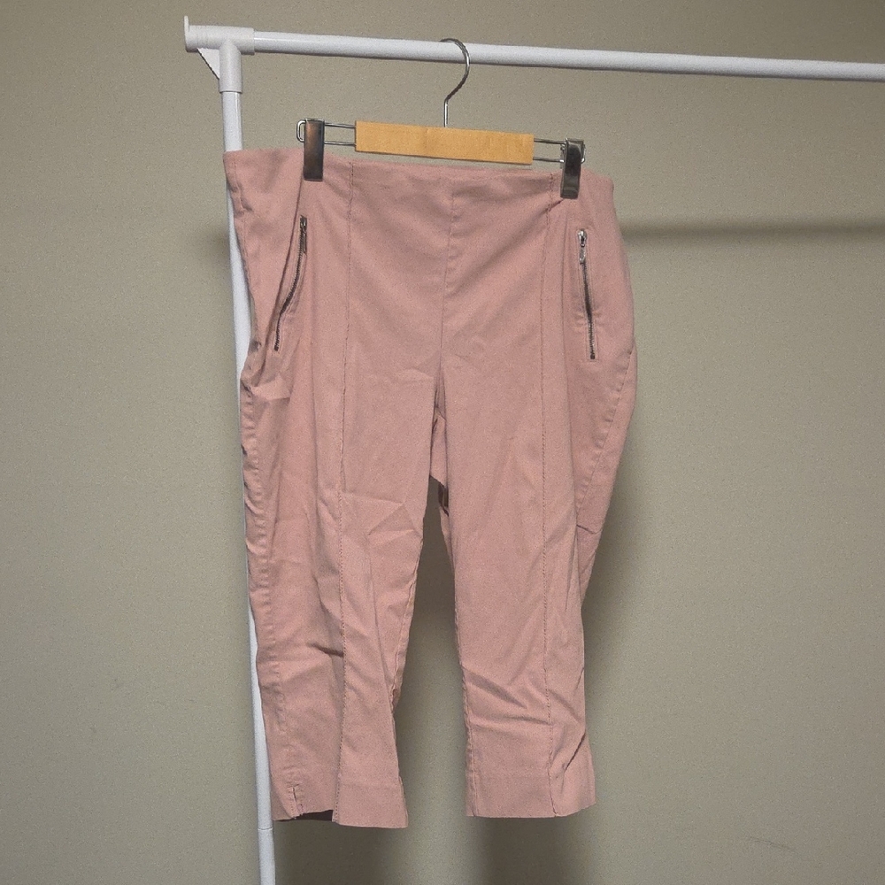 Michel Studio Blush Pink Capris with Zip Pockets Size 18